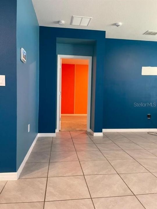 En Venta: $330,000 (4 camas, 2 baños, 1851 Pies cuadrados)