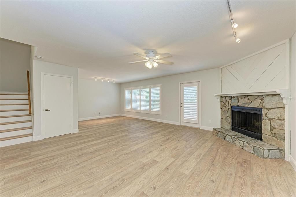 For Rent: $3,550 (3 beds, 2 baths, 1833 Square Feet)