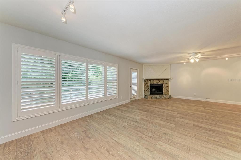 For Rent: $3,550 (3 beds, 2 baths, 1833 Square Feet)