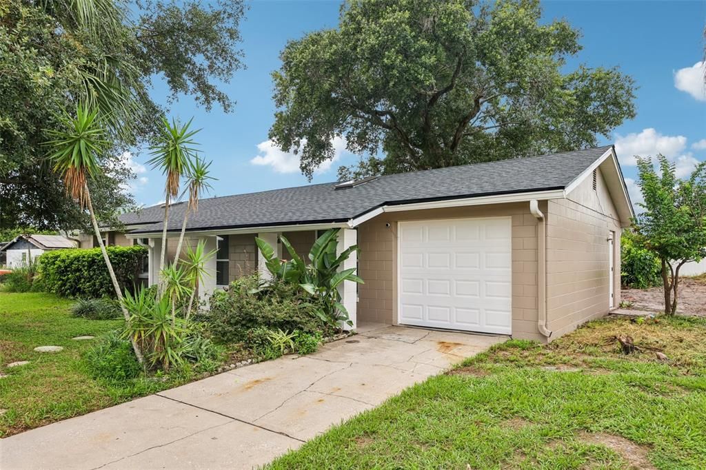 For Sale: $325,000 (3 beds, 1 baths, 1157 Square Feet)