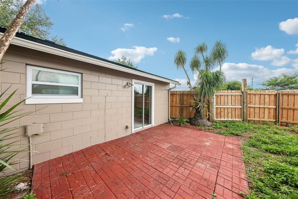 For Sale: $325,000 (3 beds, 1 baths, 1157 Square Feet)