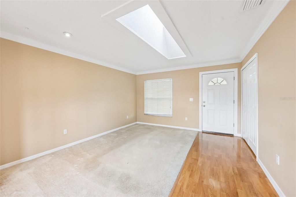 For Sale: $325,000 (3 beds, 1 baths, 1157 Square Feet)