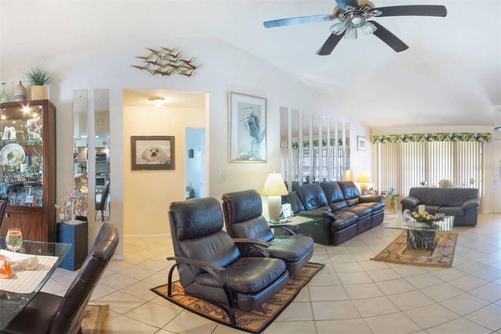 En Venta: $399,900 (4 camas, 3 baños, 1900 Pies cuadrados)
