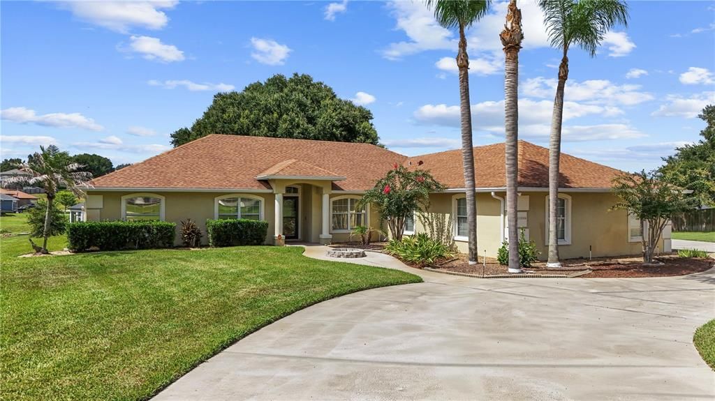 En Venta: $499,900 (3 camas, 2 baños, 2200 Pies cuadrados)