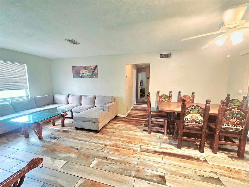 For Sale: $250,000 (3 beds, 1 baths, 1170 Square Feet)
