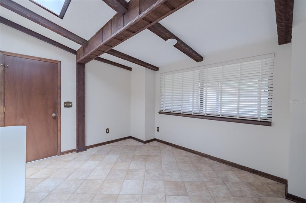 В аренду: $2,600 (4 спален, 3 ванн, 2402 Квадратных фут)