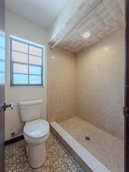 В аренду: $2,600 (4 спален, 3 ванн, 2402 Квадратных фут)