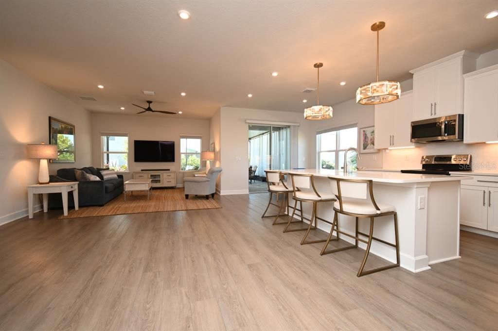 En Venta: $399,900 (3 camas, 2 baños, 2017 Pies cuadrados)
