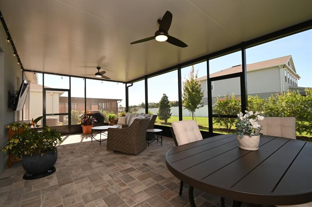 En Venta: $399,900 (3 camas, 2 baños, 2017 Pies cuadrados)