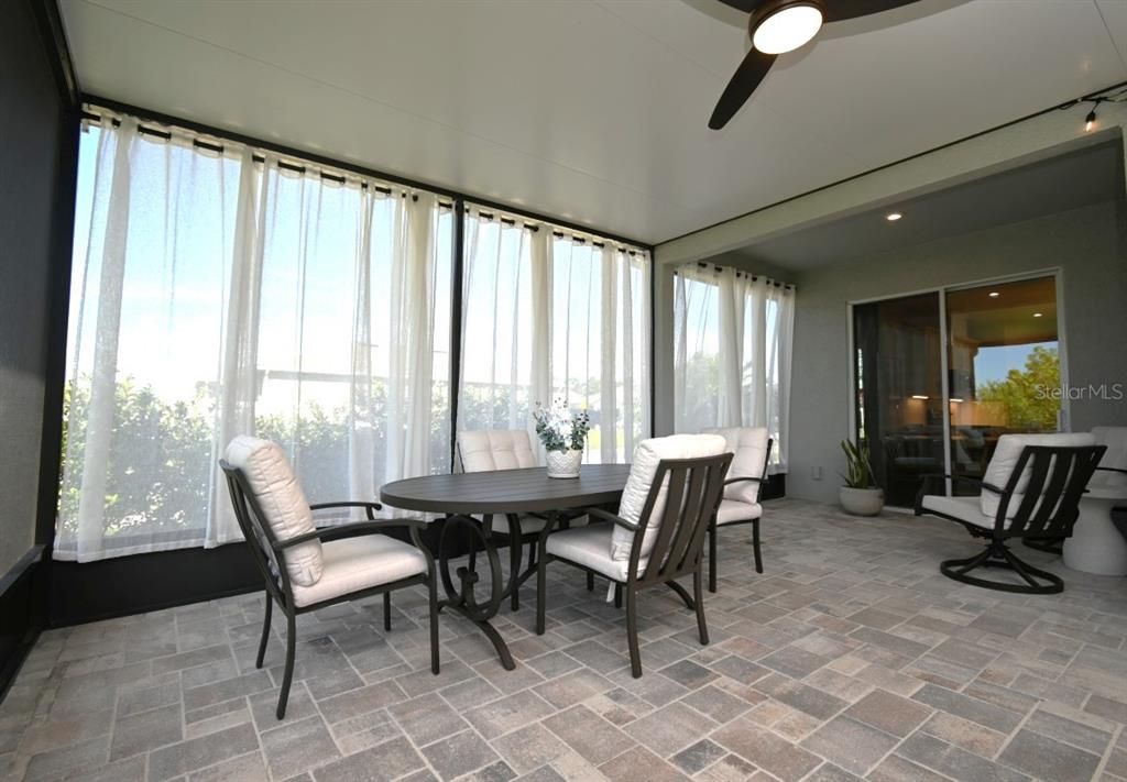 En Venta: $399,900 (3 camas, 2 baños, 2017 Pies cuadrados)