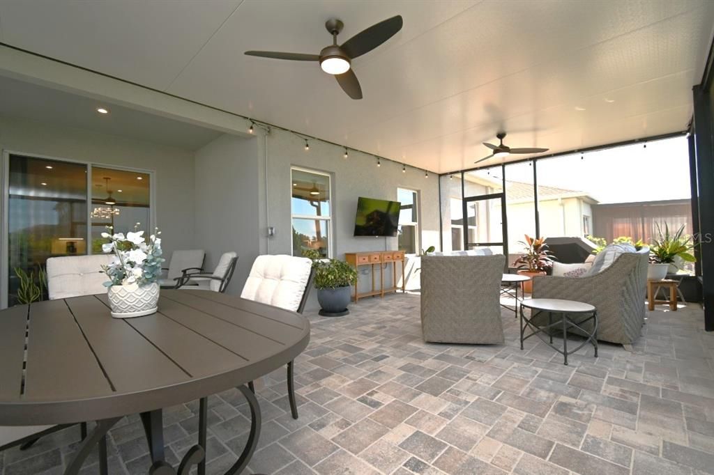 En Venta: $399,900 (3 camas, 2 baños, 2017 Pies cuadrados)