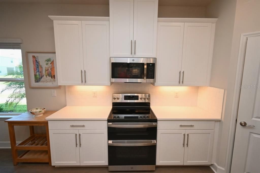 En Venta: $399,900 (3 camas, 2 baños, 2017 Pies cuadrados)