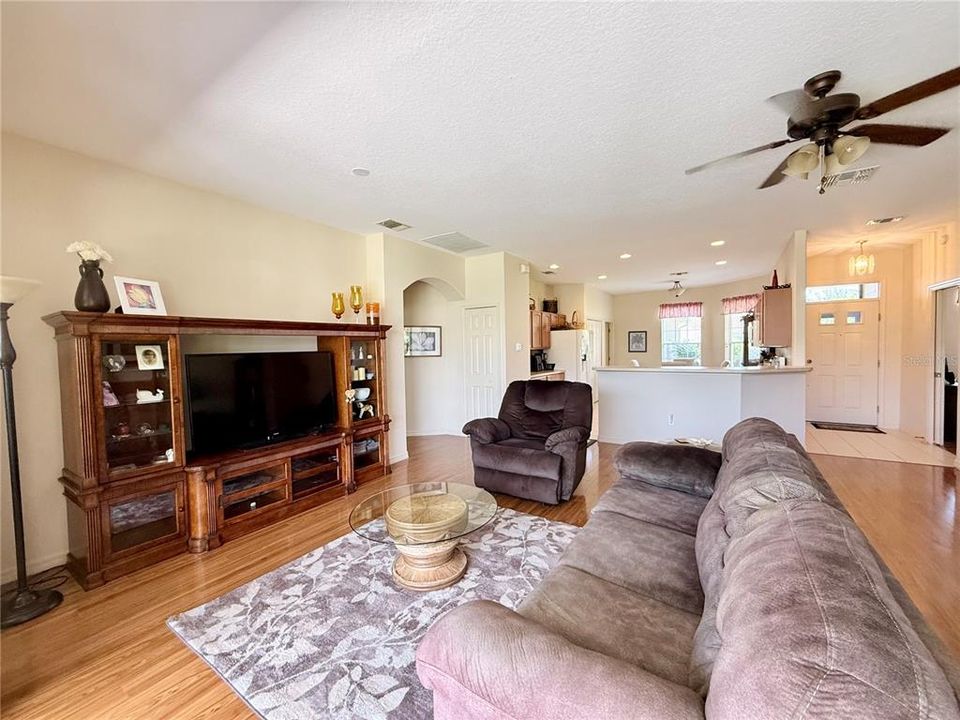 For Sale: $259,443 (3 beds, 2 baths, 1773 Square Feet)