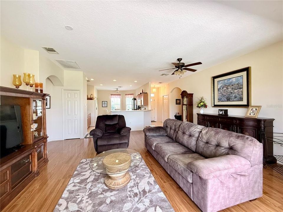 For Sale: $259,443 (3 beds, 2 baths, 1773 Square Feet)
