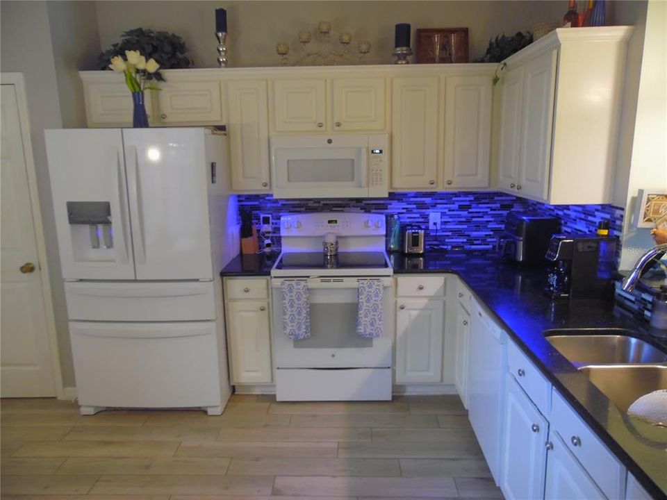 En Venta: $325,000 (2 camas, 2 baños, 1269 Pies cuadrados)