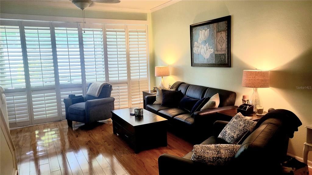 En Venta: $325,000 (2 camas, 2 baños, 1269 Pies cuadrados)