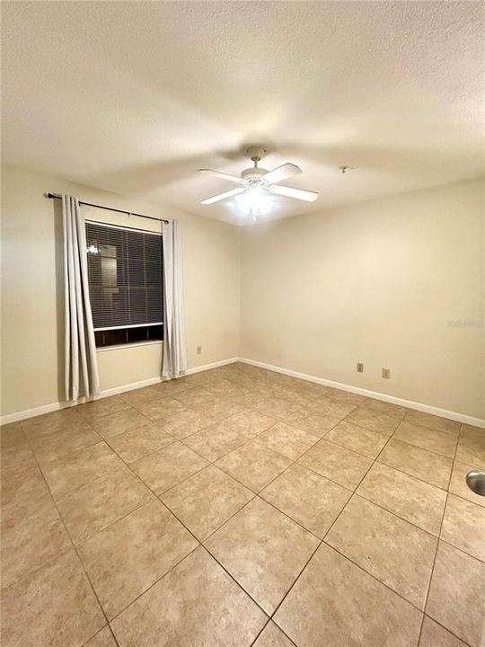 For Sale: $103,000 (1 beds, 1 baths, 552 Square Feet)