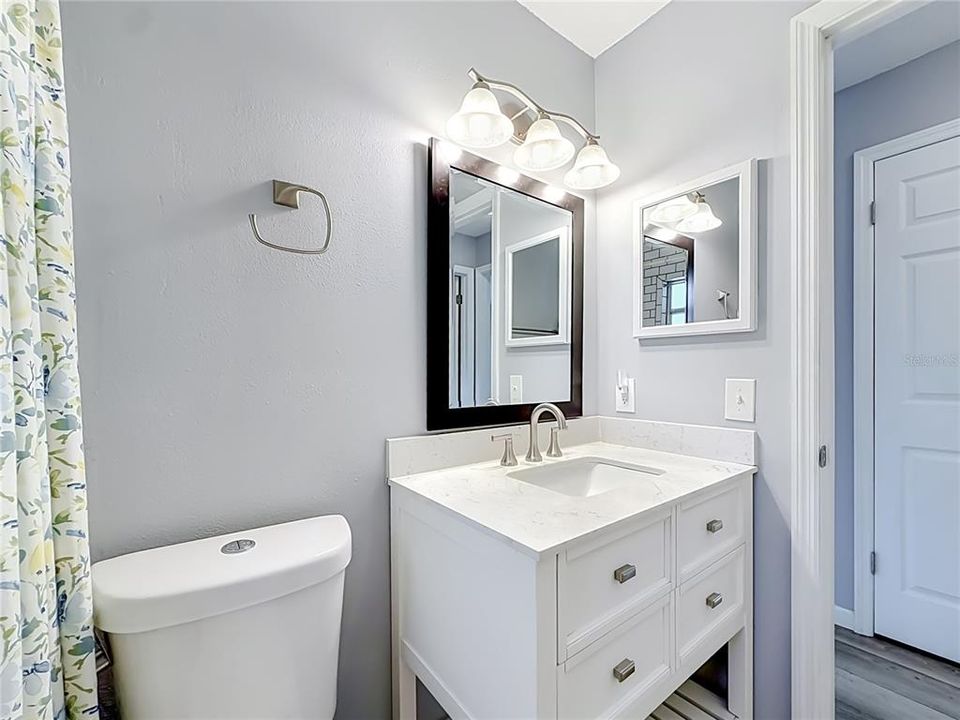 For Sale: $239,000 (2 beds, 2 baths, 1130 Square Feet)