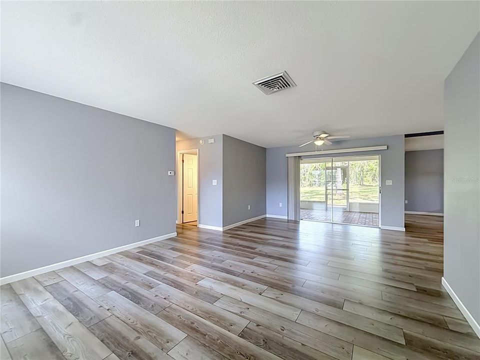For Sale: $239,000 (2 beds, 2 baths, 1130 Square Feet)