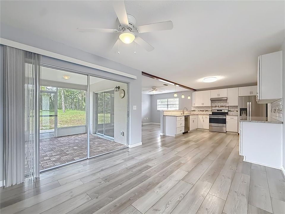 For Sale: $239,000 (2 beds, 2 baths, 1130 Square Feet)