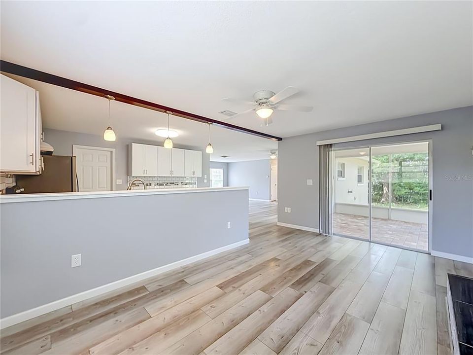 For Sale: $239,000 (2 beds, 2 baths, 1130 Square Feet)