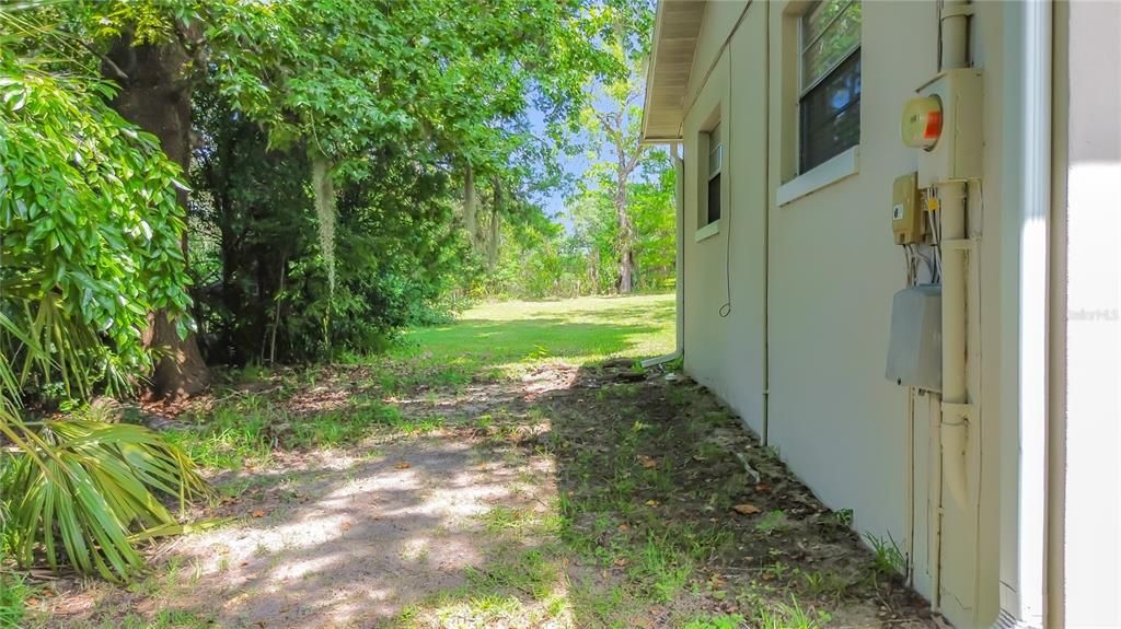 For Sale: $239,000 (2 beds, 2 baths, 1130 Square Feet)