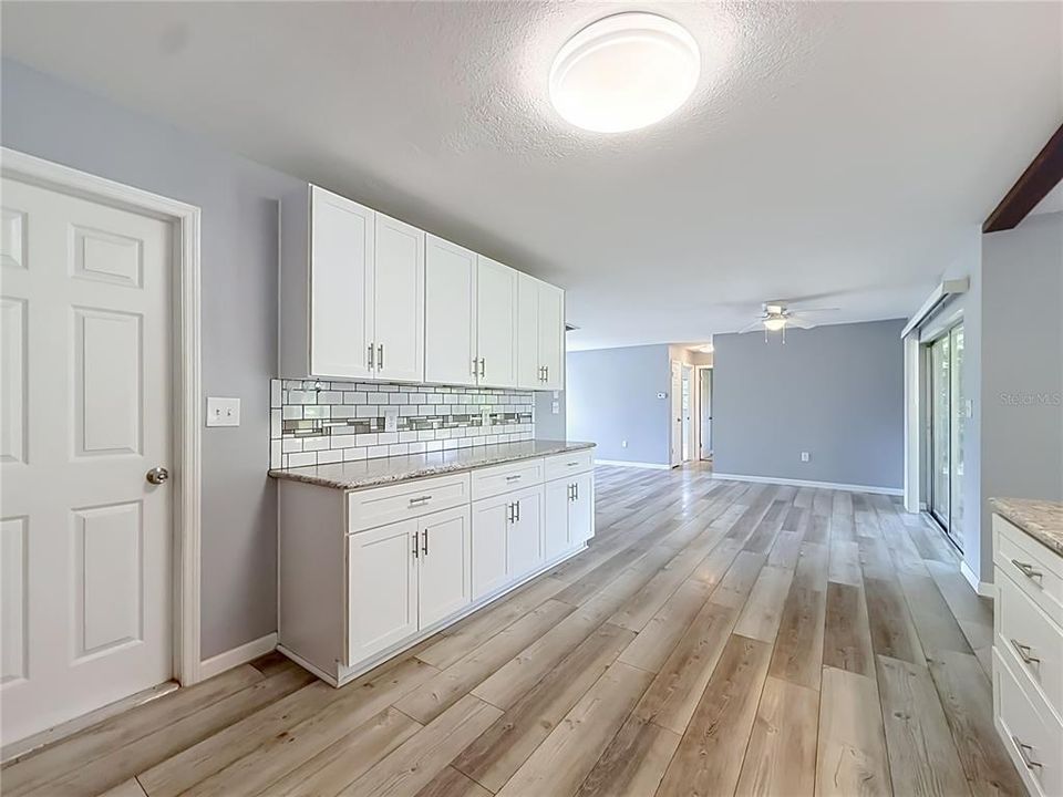 For Sale: $239,000 (2 beds, 2 baths, 1130 Square Feet)