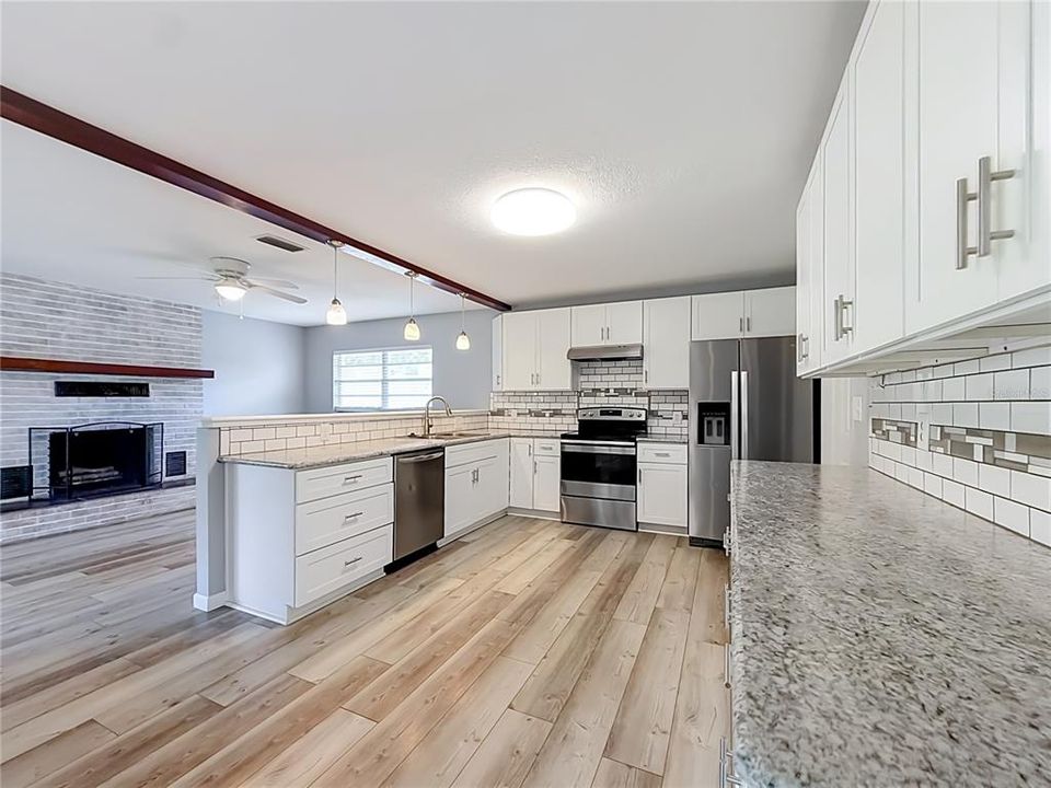 For Sale: $239,000 (2 beds, 2 baths, 1130 Square Feet)