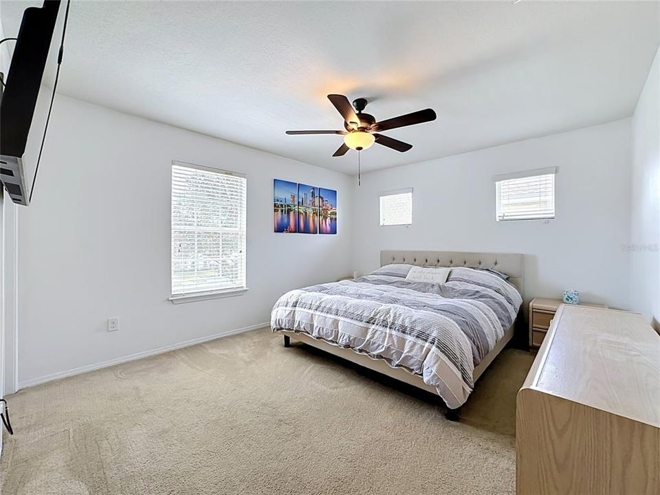 For Sale: $209,900 (2 beds, 2 baths, 1280 Square Feet)