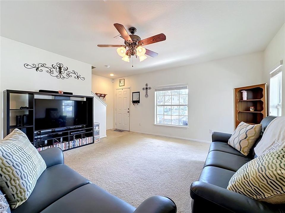 For Sale: $209,900 (2 beds, 2 baths, 1280 Square Feet)