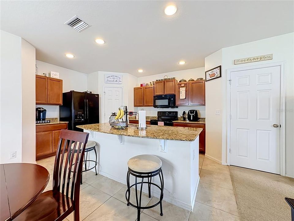 For Sale: $209,900 (2 beds, 2 baths, 1280 Square Feet)