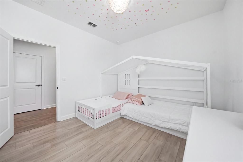 For Sale: $629,000 (4 beds, 3 baths, 2136 Square Feet)