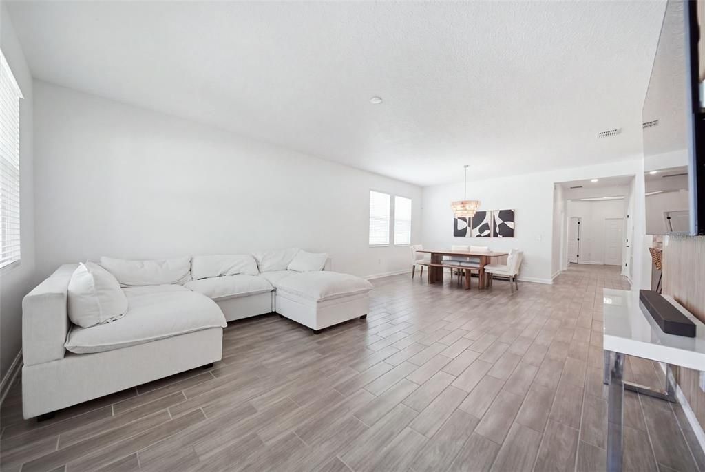 For Sale: $629,000 (4 beds, 3 baths, 2136 Square Feet)