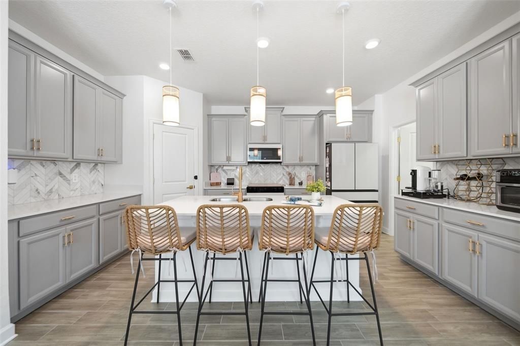 For Sale: $629,000 (4 beds, 3 baths, 2136 Square Feet)