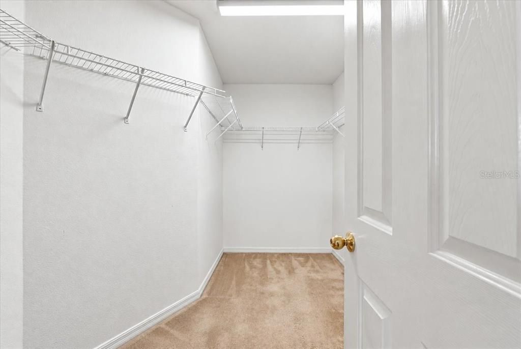 En Venta: $329,900 (4 camas, 2 baños, 2870 Pies cuadrados)