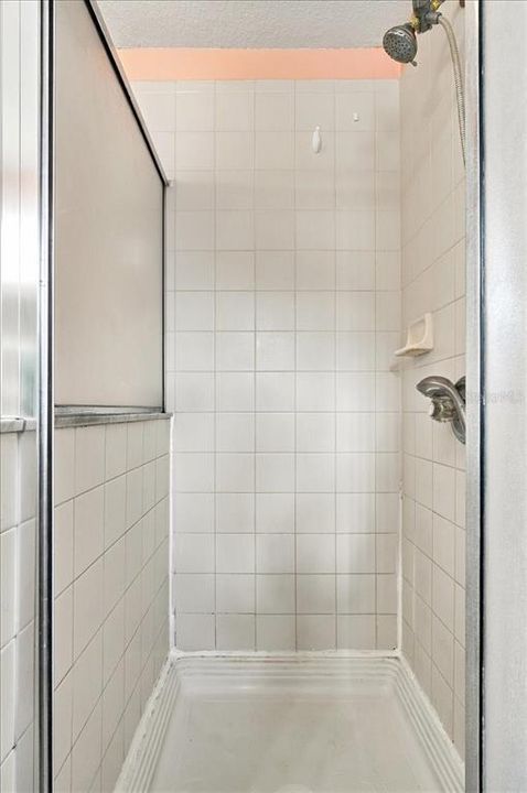En Venta: $329,900 (4 camas, 2 baños, 2870 Pies cuadrados)