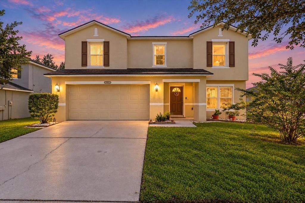 En Venta: $329,900 (4 camas, 2 baños, 2870 Pies cuadrados)