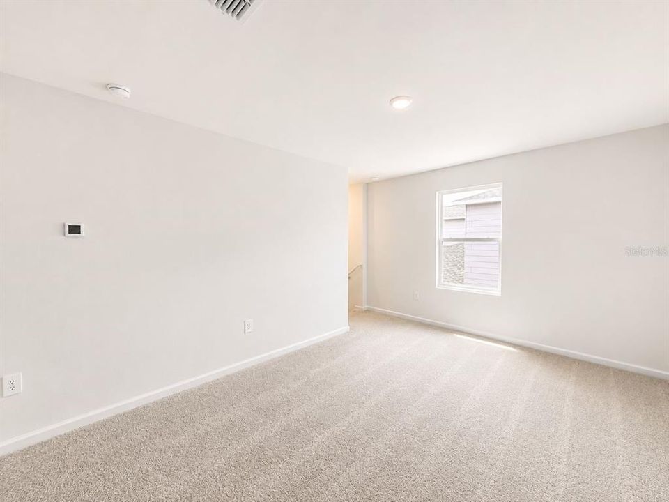 For Rent: $2,250 (5 beds, 2 baths, 2112 Square Feet)
