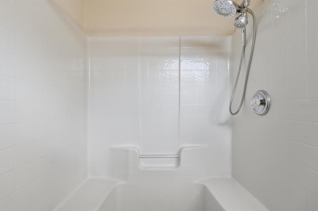 For Sale: $214,900 (2 beds, 2 baths, 1697 Square Feet)