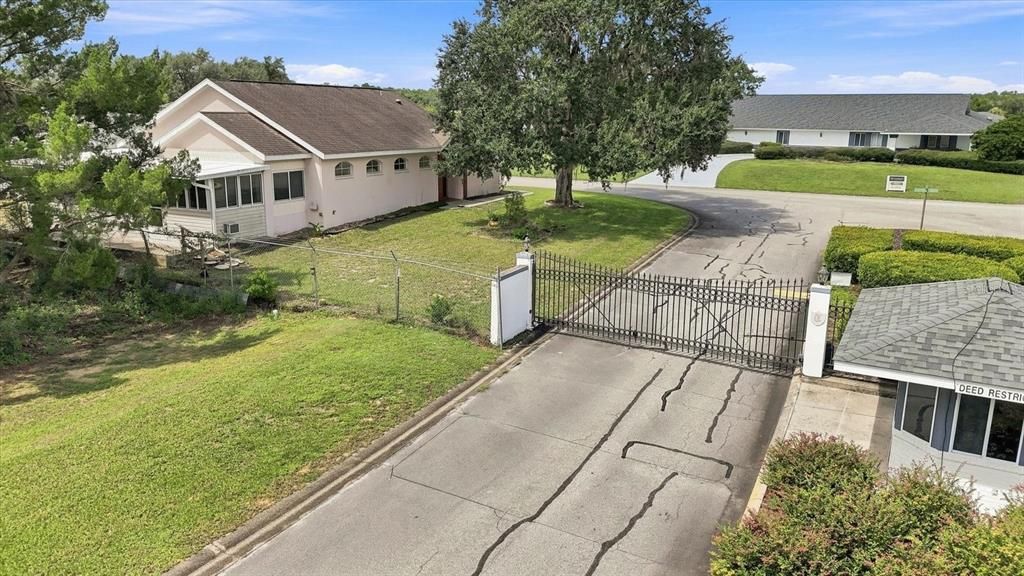 For Sale: $214,900 (2 beds, 2 baths, 1697 Square Feet)