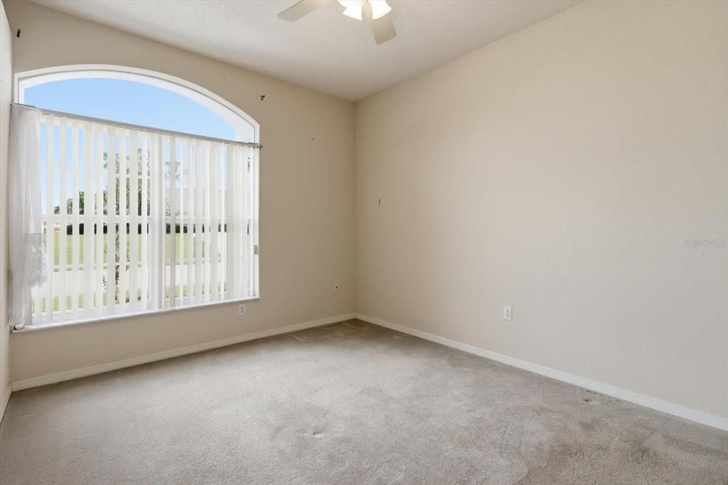For Sale: $214,900 (2 beds, 2 baths, 1697 Square Feet)