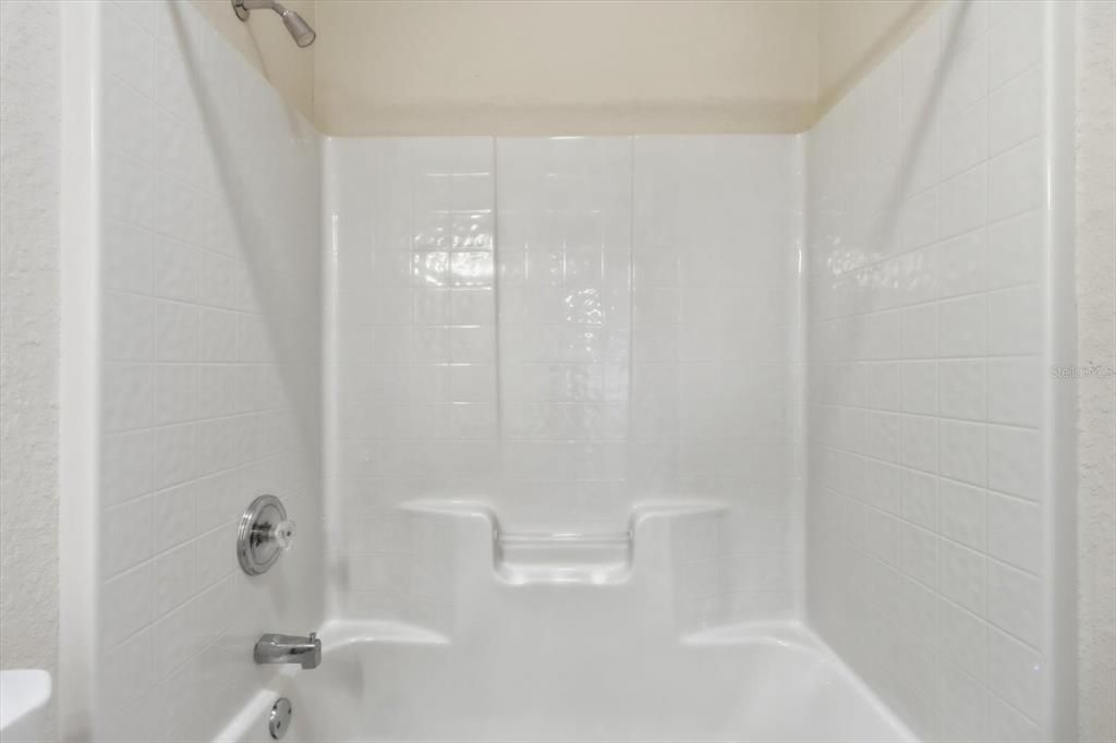 For Sale: $214,900 (2 beds, 2 baths, 1697 Square Feet)