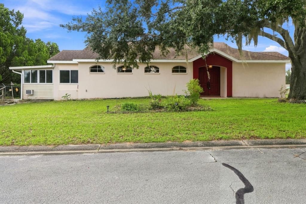 For Sale: $214,900 (2 beds, 2 baths, 1697 Square Feet)