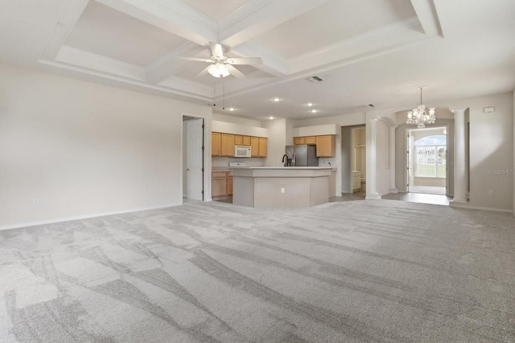 For Sale: $214,900 (2 beds, 2 baths, 1697 Square Feet)