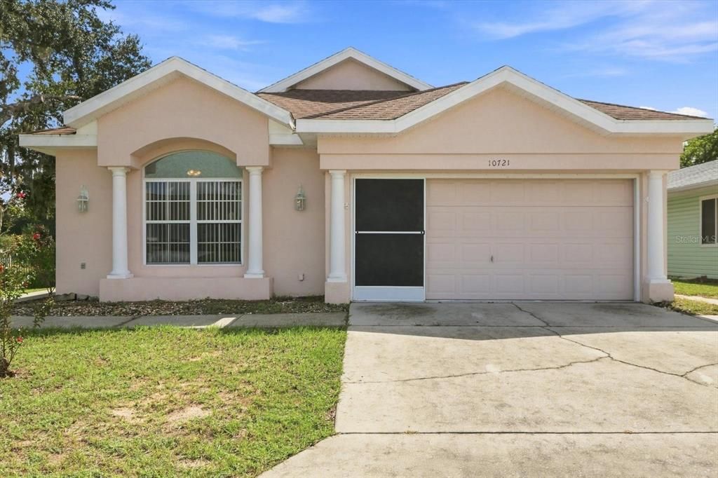 For Sale: $214,900 (2 beds, 2 baths, 1697 Square Feet)