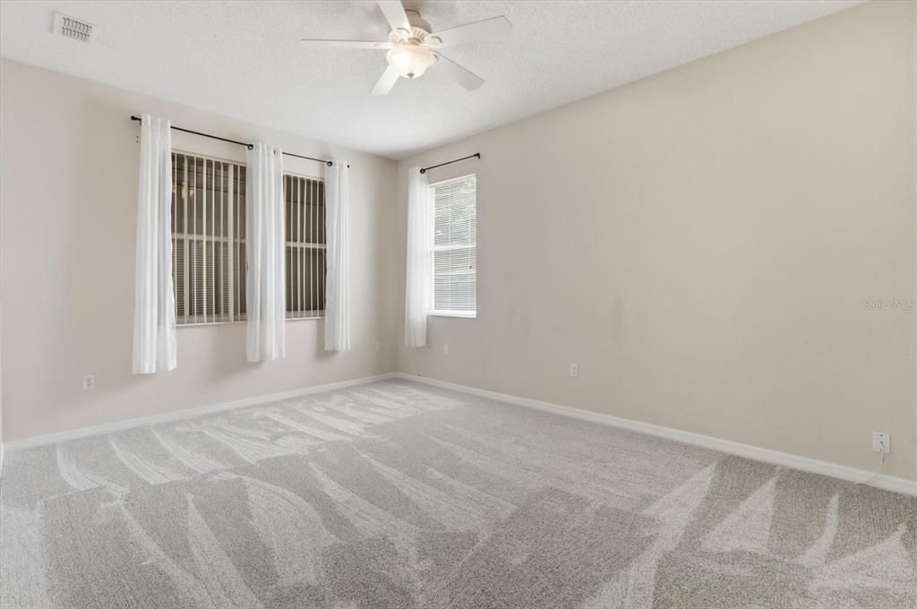 For Sale: $214,900 (2 beds, 2 baths, 1697 Square Feet)