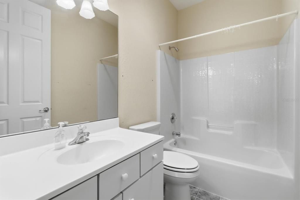 For Sale: $214,900 (2 beds, 2 baths, 1697 Square Feet)