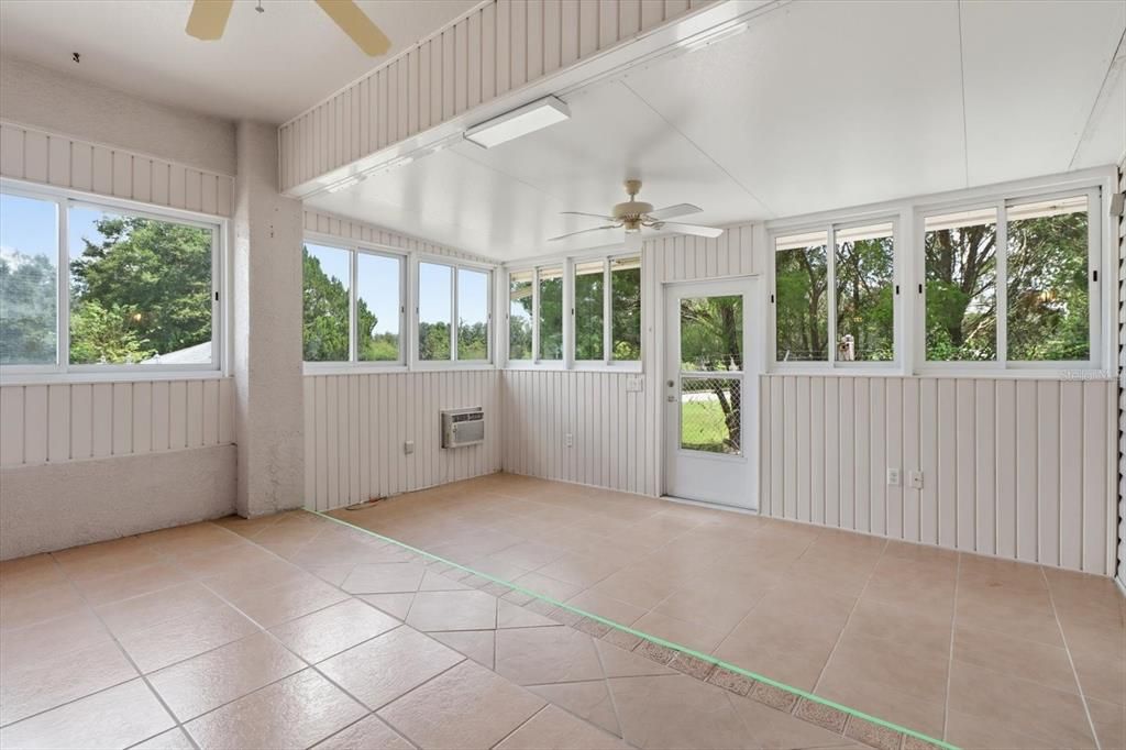 For Sale: $214,900 (2 beds, 2 baths, 1697 Square Feet)