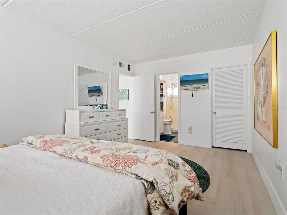 En Venta: $399,000 (2 camas, 2 baños, 1007 Pies cuadrados)
