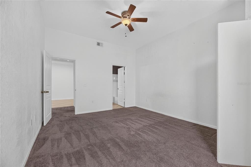 Active With Contract: $117,000 (1 beds, 1 baths, 780 Square Feet)